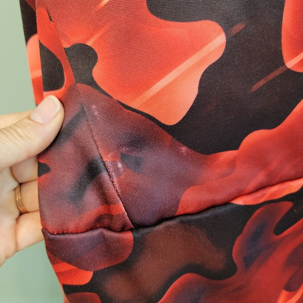 Nike Red Camouflage Pullover Hoodie Boys Size‎ XL Athletic Swoosh Sports Outdoor